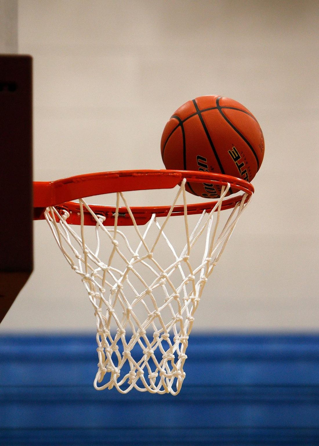 雷火官网appAPP · 对抗瞬间（界面示意）